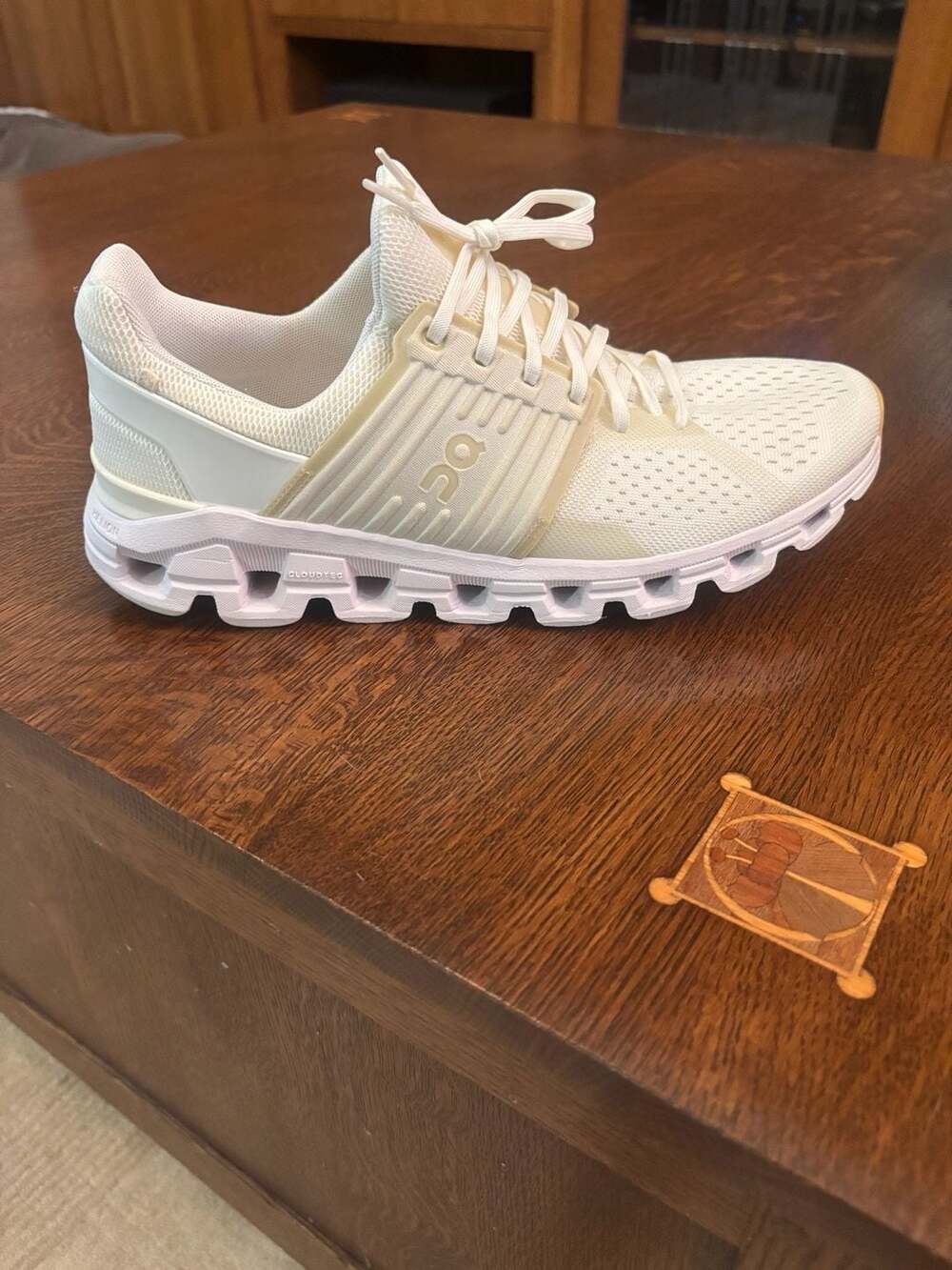 On Cloudswift Men’s Running Shoes//Size 10 US